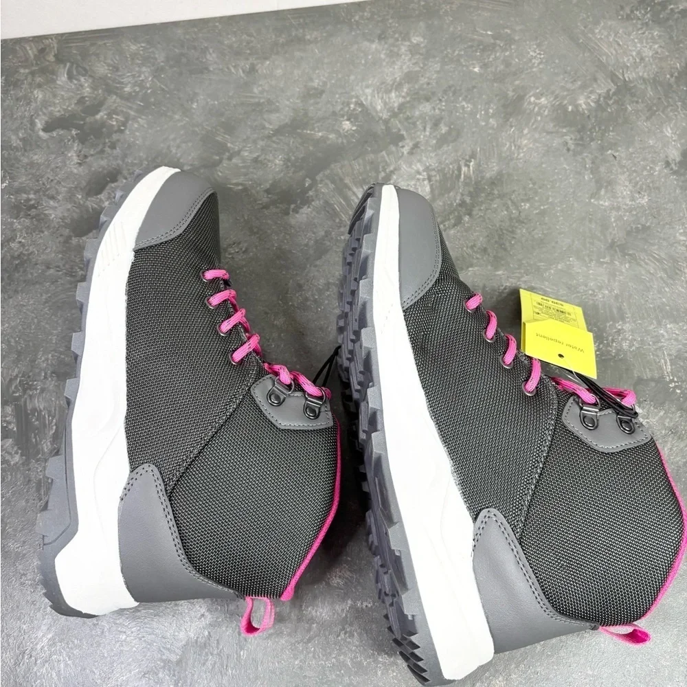 All In Motion Kids Dawson Lace-Up Winter Boots in a gray and pink size 5 new
